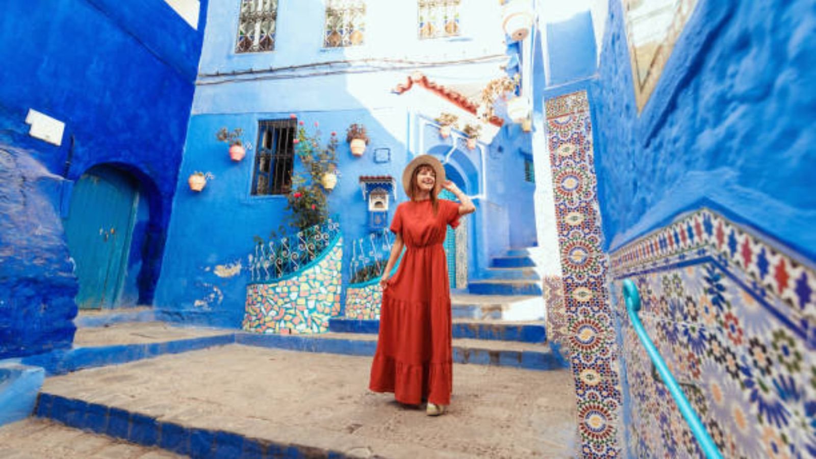 What Should Female Tourists Wear in Morocco? A Practical Guide