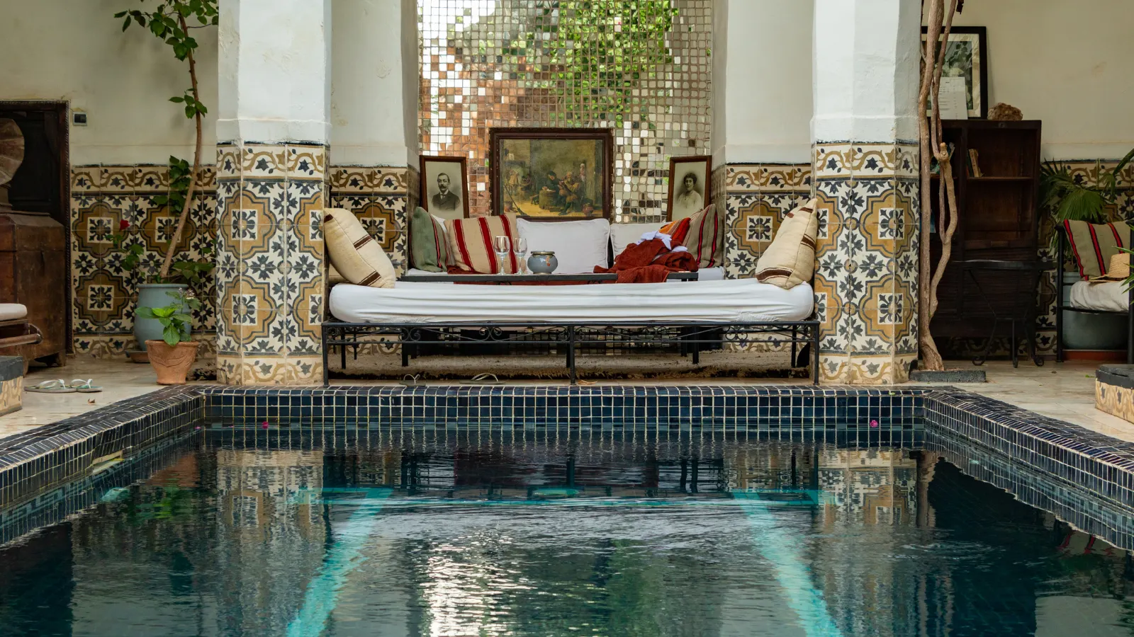 stay in a riad or hotel in Marrakech
